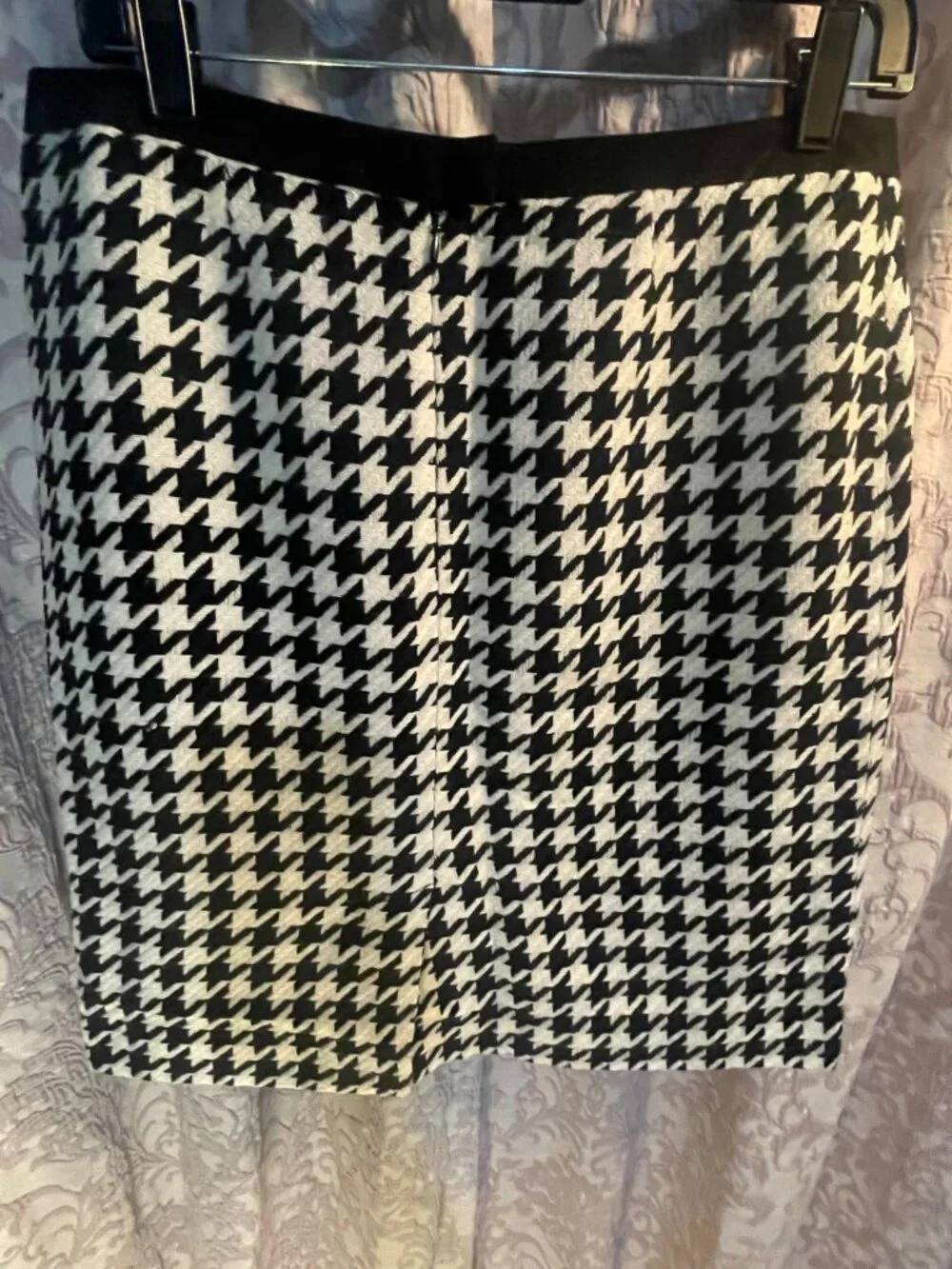Women's Isaac Mizrahi Sz. 6 B&W Fully Lined Houndstooth Pencil Skirt